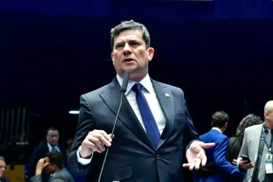 Sergio Moro afirma que os pedidos foram em decorrência 'da centralização arbitrária das decisões políticas' de Felipe Francischini