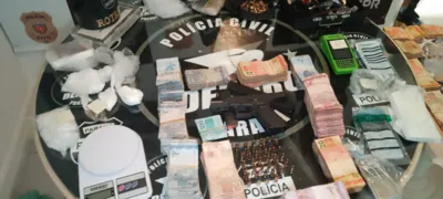 Imagem ilustrativa da imagem Denarc apreende R$ 78 mil, drogas, joias e munições em Londrina