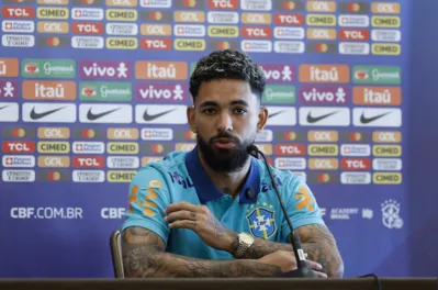 A gente está muito animado para poder começar essa Copa América, é o começo de uma nova trajetória, de um novo treinador, de um novo grupo. Com certeza a gente quer entrar para a história com muitos títulos e vitórias", disse Douglas Luiz
