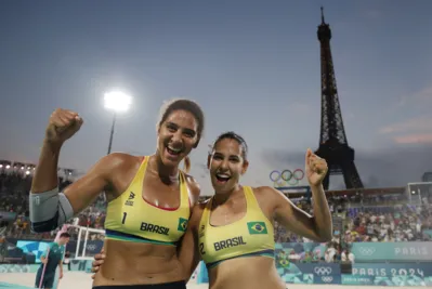 2024.07.30 - Jogos Olímpicos de Paris 2024 - Vôlei de Praia feminino. Ana Patrícia e Duda em ação em duelo da primeira fase contra a dupla espanhola Liliana e Paula. Foto Luiza Moraes/COB