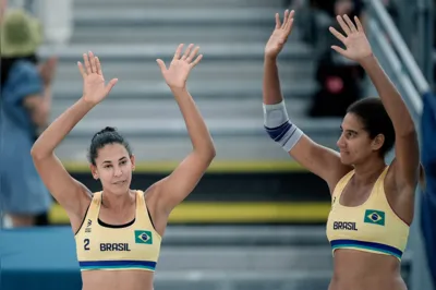 Imagem ilustrativa da imagem Duda e Ana Patrícia vencem outra e garantem 100% de aproveitamento no vôlei de praia