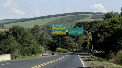 Entre os trabalhos realizados estão a melhoria no pavimento, na sinalização vertical e horizontal, além de serviços de conservação, como roçada e poda