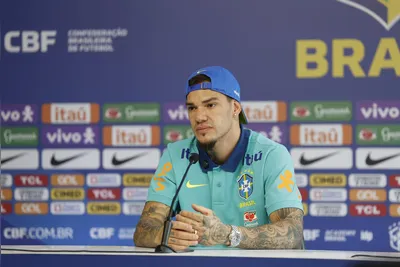 Temos que mostrar mais, nos dedicar mais, e voltar ao topo da tabela onde deveríamos estar", observa Ederson