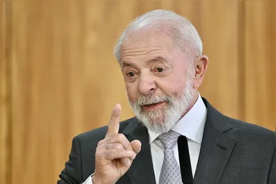 Imagem ilustrativa da imagem Eles terão o direito de se defender, diz Lula sobre Bolsonaro