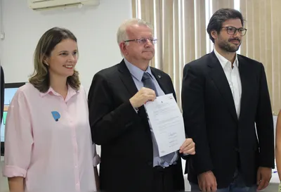 “Esperamos que continue esse mesmo espírito pacífico, que é o desejo do eleitor e da eleitora”, afirmou opresidente do TRE, Sigurd Roberto Bengtsson, ao lado de Maria Tereza e Tiago Amaral