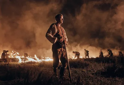 "O Bastardo": em 1700, um capitão reformado do exército real dinamarquês enfrenta dificuldades para cultivar a terra pela natureza adversa e um vizinho vilão