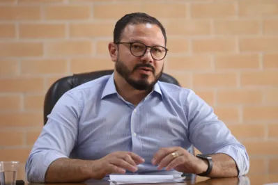 "Quando nós assumimos a presidência da Casa, assumimos com essa visão de trazer para dentro do Legislativo uma visão de privado", afirma Emanoel Gomes