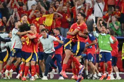 Imagem ilustrativa da imagem Espanha bate França e vai à final da Eurocopa