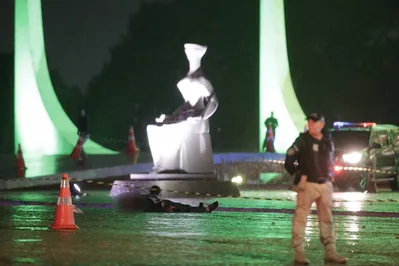 Imagem ilustrativa da imagem Explosões são ouvidas na praça dos 3 Poderes, e corpo é encontrado