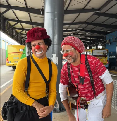 Imagem ilustrativa da imagem Festival leva música e palhaçada aos ônibus urbanos