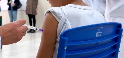 Imagem ilustrativa da imagem Força-tarefa de vacinação nas escolas registra 86 mil doses aplicadas no Paraná