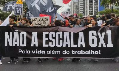 Manifestantes ocuparam cerca de metade de um quarteirão da avenida e seguiram em direção à Rua da Consolação
