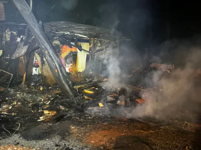Incêndio foi registrado no Jardim Califórnia, na zona leste; família pede doações