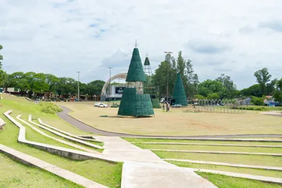 Imagem ilustrativa da imagem Itaipu transforma Gramadão em Vila Encantada de Natal
