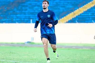 “É um confronto direto de duas equipes que vêm em um bom momento. Demos início à preparação e vamos ver com o professor a melhor estratégia para o jogo. Vai ser muito difícil, é na casa deles, mas vamos para buscar a vitória”, afirmou o meia Gustavo França, que fez dois gols de falta nos últimos dois jogos do Tubarão.