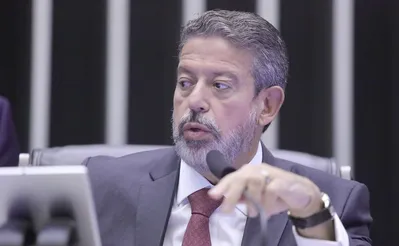 O presidente da Câmara dos Deputados, Arthur Lira (PP-AL), tem o poder de fazer os temas andarem, de influenciar o ritmo, ou, se quiser, engavetar as propostas