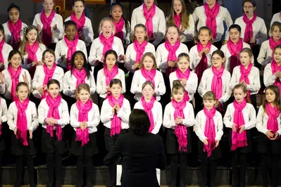 O coral Mélopée Choeur de Filles, da Bélgica: atração internacional do Unicanto  apresenta-se em Londrina e Arapongas