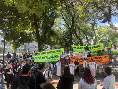 Imagem ilustrativa da imagem Manifestantes pedem justiça por morte de jovens em Londrina