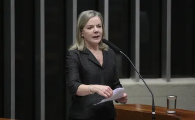 Imagem ilustrativa da imagem Lula nomeia Gleisi Hoffmann ministra da articulação política