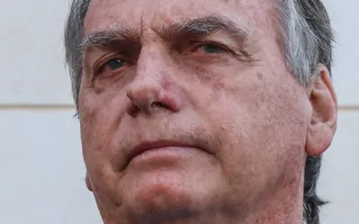 Imagem ilustrativa da imagem Nova joia negociada por Bolsonaro robustece investigação, diz diretor da PF