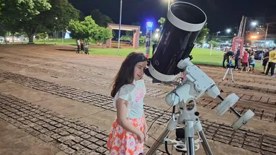 Elisa Delalibera Soni tem vários livros sobre astronomia: ‘’O meu planeta favorito é Urano, pois tem cor azul, possui anéis e está bem distante"