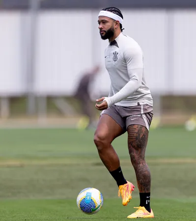 Após uma semana de treinos no Corinthians, Memphis deve estrear neste sábado no Campeonato Brasileiro