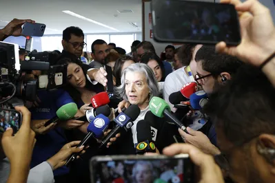 A presidente do TSE, ministra Cármen Lúcia, considerou preocupante a apreensão de R$ 21 milhões em espécie durante a campanha