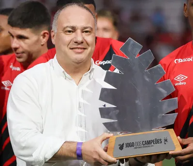 Imagem ilustrativa da imagem Presidente da FPF admite vetar estádios fora do padrão em 2026
