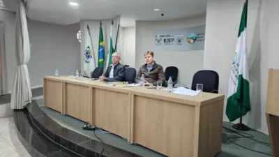 Reunião em Cascavel, com a presença do deputado Padovani, discutiu a ratificação de áreas de fronteira