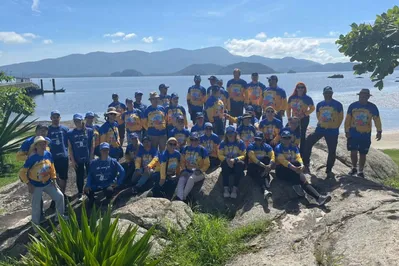 Imagem ilustrativa da imagem Sanepar promove ações de limpeza em rios de Antonina
