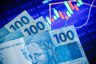 Com a alta da taxa Selic, além de o dinheiro ficar mais caro, há a possibilidade de queda na oferta das linhas de crédito