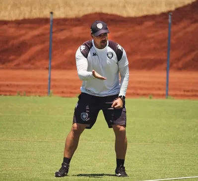 Imagem ilustrativa da imagem Técnico demitido do Cianorte elogia Londrina após derrota