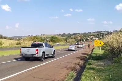 Imagem ilustrativa da imagem Tráfego no viaduto de Irerê: DER realiza operação pare e siga