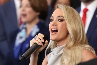 Carrie Underwood  canta durante a posse de Donald Trump;  o grupo Village People e o tenor Christopher Macchio também se apresentaram
