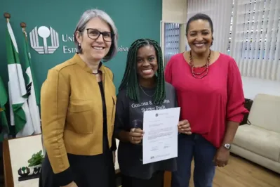 Reitora, Marta Favaro, a deputada federal Carol Dartora e a coordenadora do Neab da UEL, Marleide Perrude