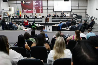 Imagem ilustrativa da imagem Vereadores de Maringá aprovam mais 32 cargos comissionados