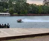 Motos aquáticas desafiam a Marinha no Lago Igapó