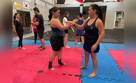 Academia promove workshop de defesa pessoal para mulheres