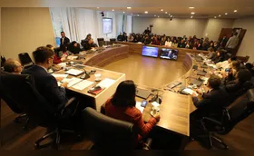 Alep debate ações para reverter adoecimento de professores