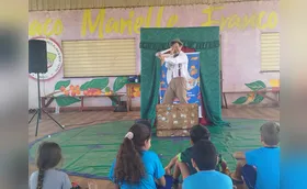 Circo leva alegria e promove habilidades nas escolas municipais