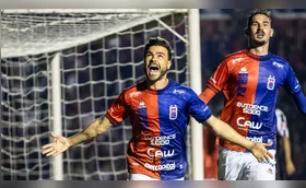 Ídolo no Japão e fenômeno no Fifa, Cristiano chega ao Londrina