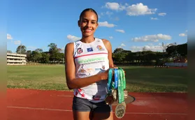 Londrinense Julia Ribeiro é finalista em prêmio nacional