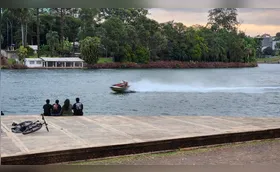 Motos aquáticas desafiam a Marinha no Lago Igapó