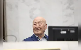 Padre Haruo Sasaki recebe título de Doutor Honoris Causa da UEL