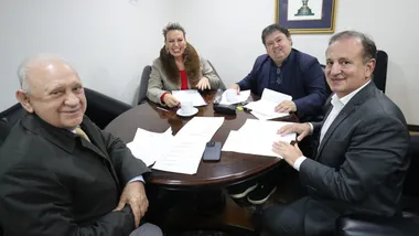 Reunião dos membros da Comissão de Cultura da Assembleia Legislativa do Paraná