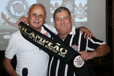 Sandy Sayao e José Pascual, atual e ex-presidente