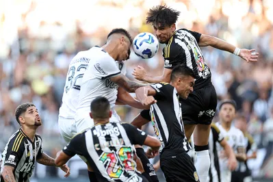 Imagem ilustrativa da imagem Atlético-MG bate Botafogo e sai do Z4 do Brasileirão