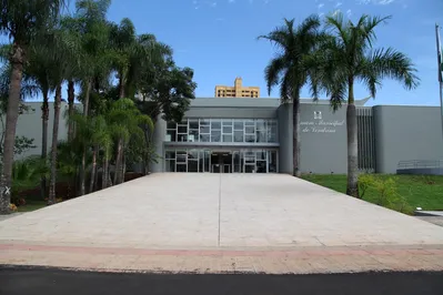 Imagem ilustrativa da imagem Audiência da Câmara de Londrina debate alteração na Lei Cidade Limpa