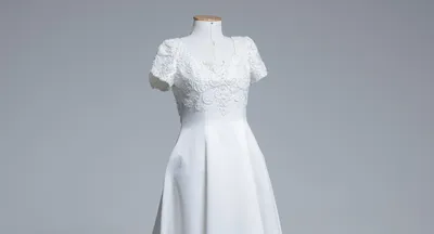 Imagem ilustrativa da imagem Bazar de vestidos em Londrina arrecada recursos para ONG Viver