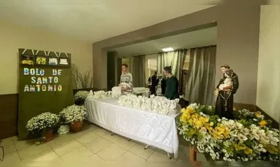 Imagem ilustrativa da imagem Bolo de Santo Antônio de Cambé terá medalhinhas e par de alianças